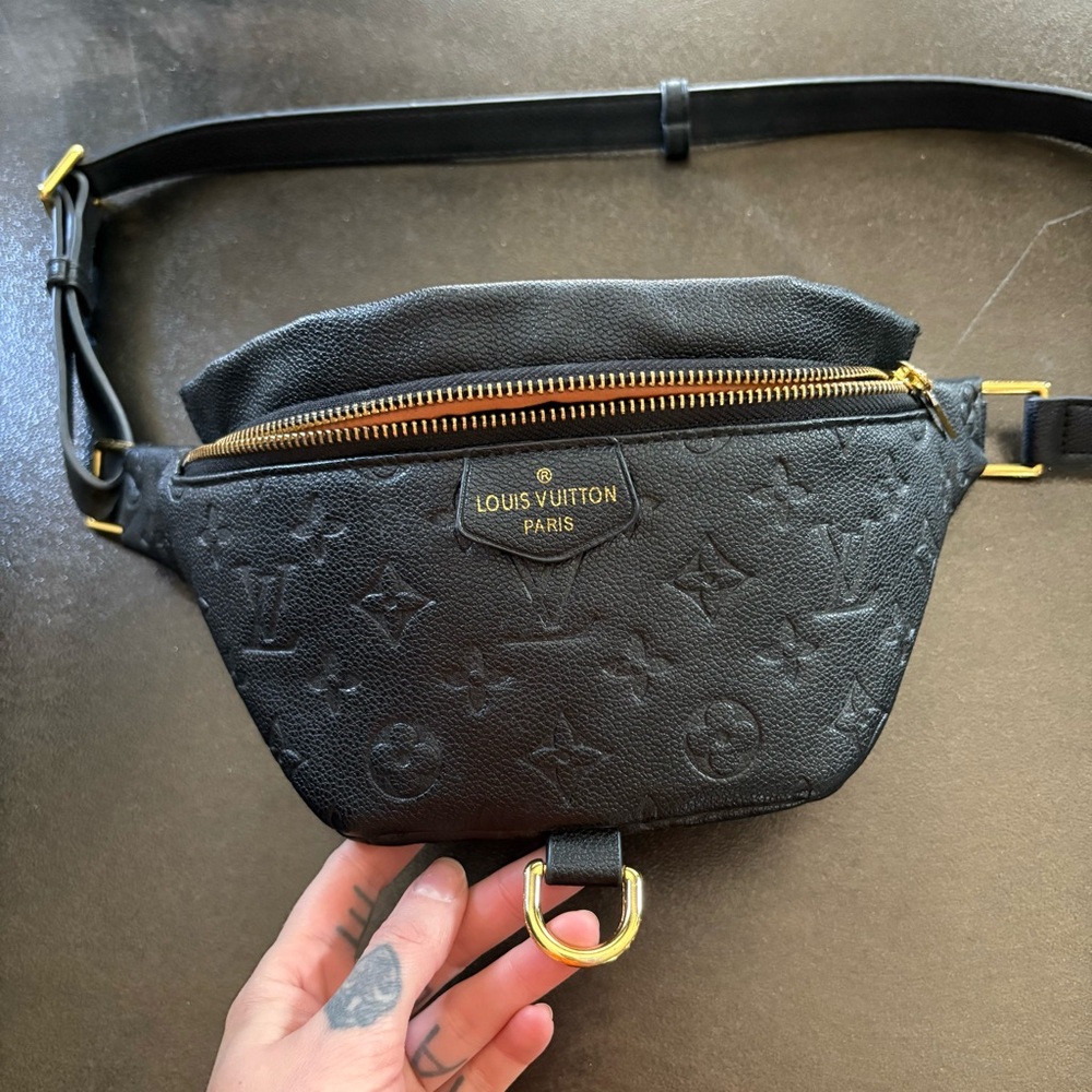 Black belt bag